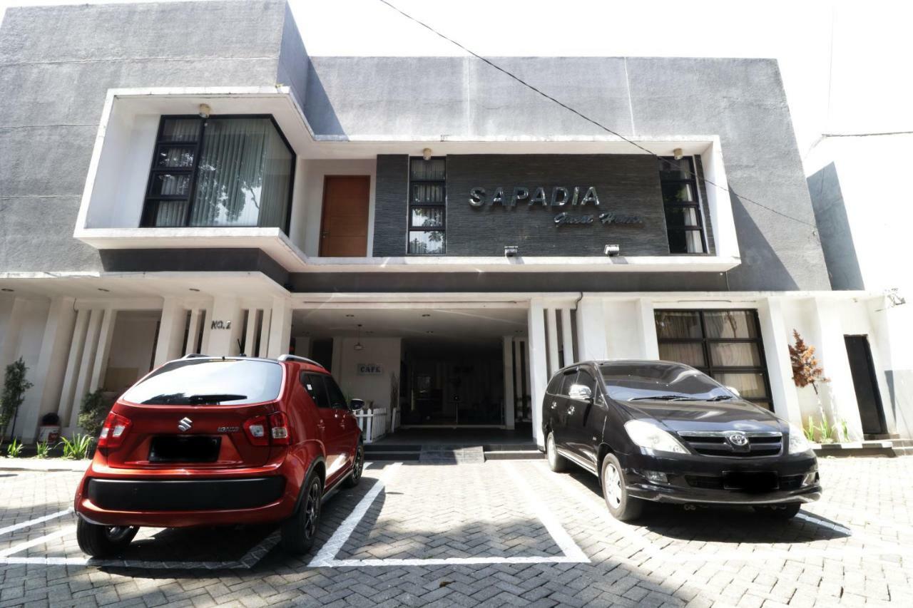 Sapadia Guest House Бандунг Экстерьер фото